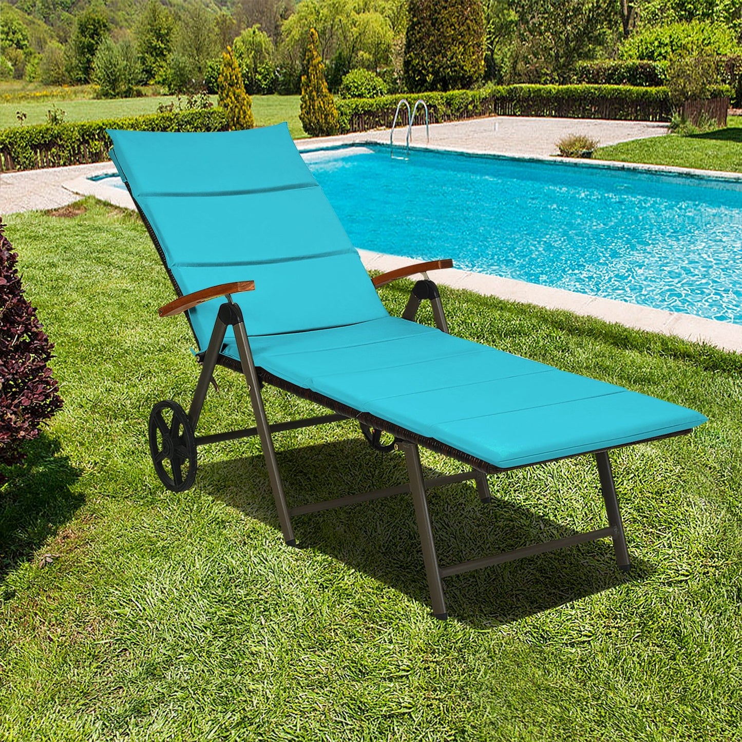 Outdoor Chaise Lounge Chair Rattan Lounger Recliner Chair-Beige