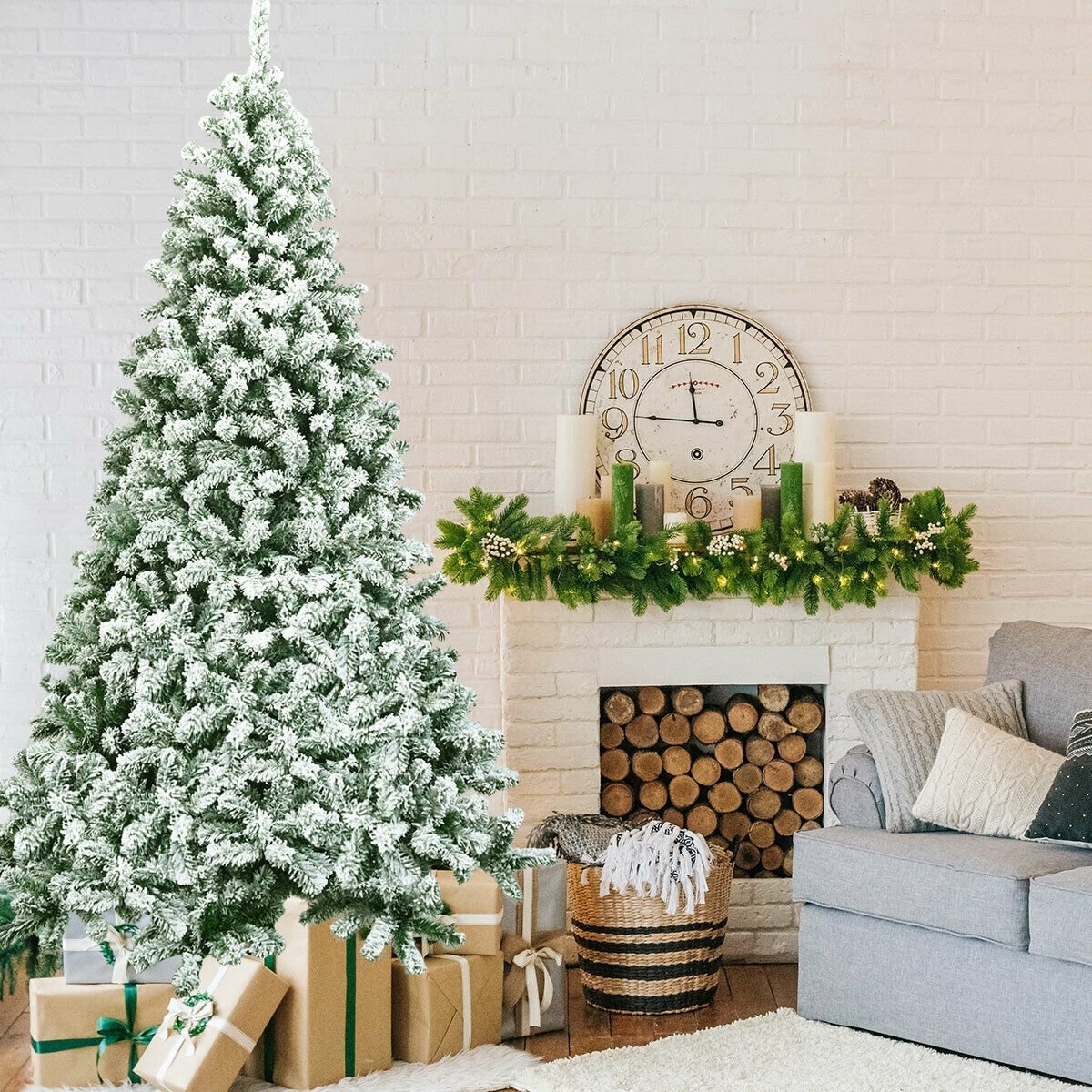 7.5 Feet Snow Flocked Artificial Christmas Tree Hinged with 1346 Tip and Foldable Base