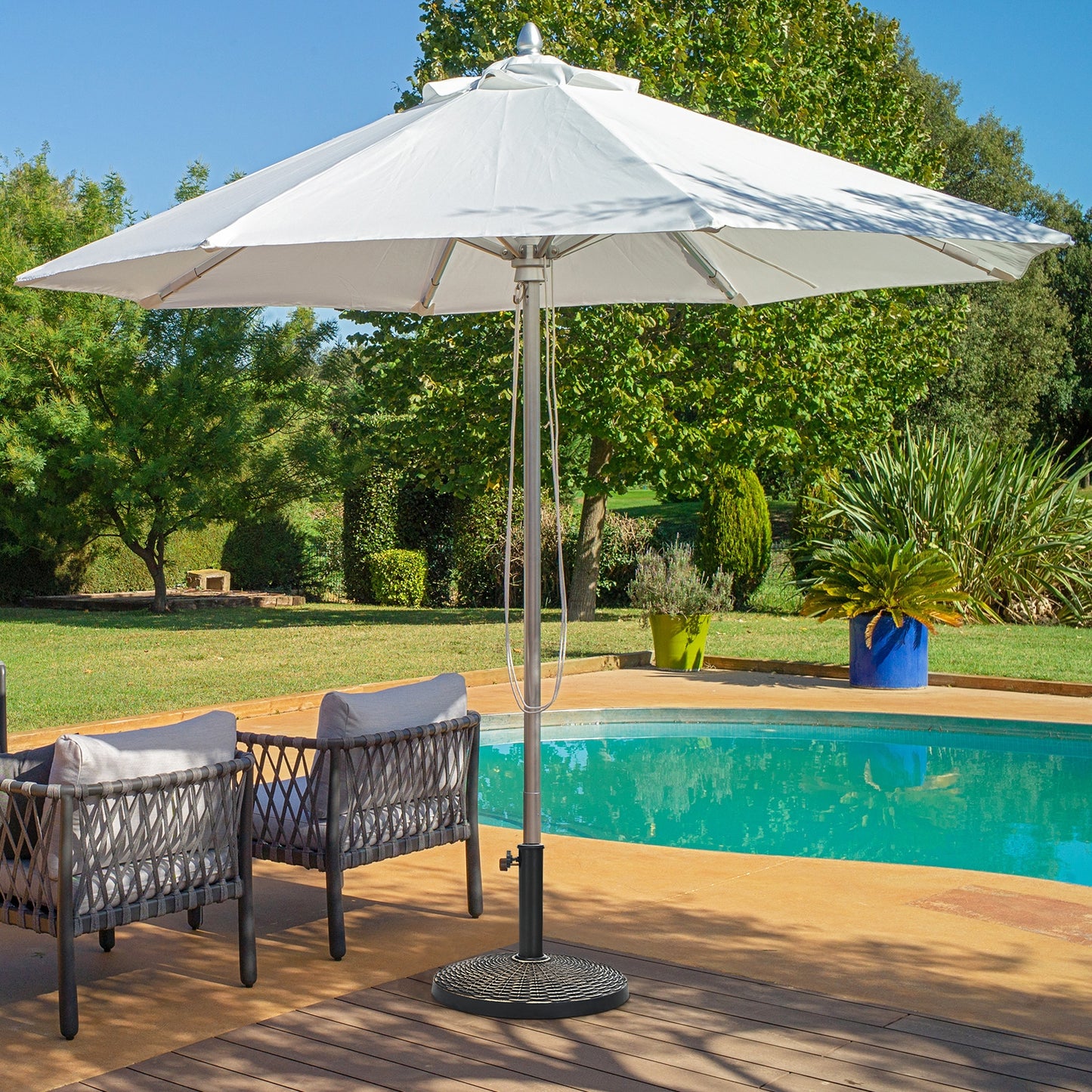 22 lbs Patio Resin Outdoor Umbrella Base with Wicker Style for Outdoor Use-Black