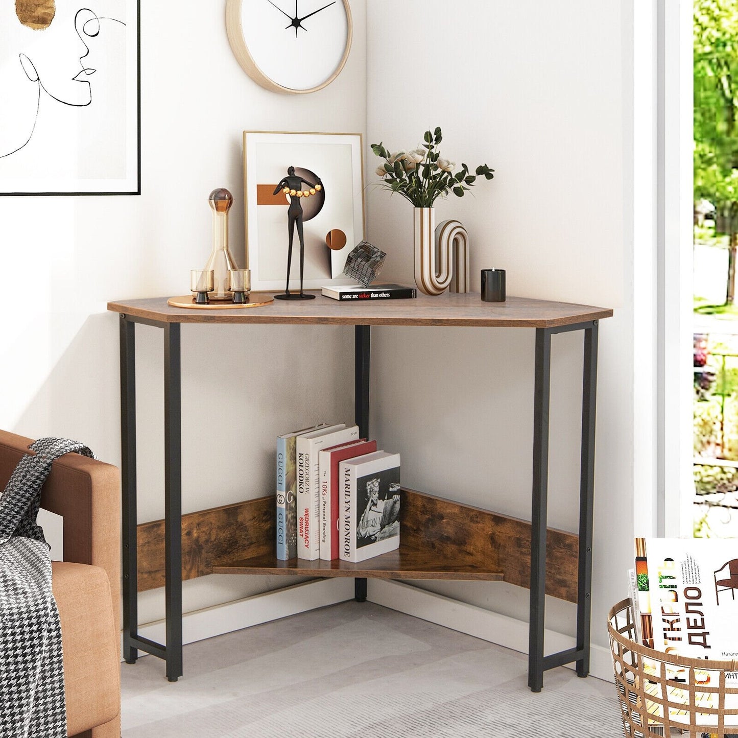 Triangle Computer Corner Desk with Charging Station-Black