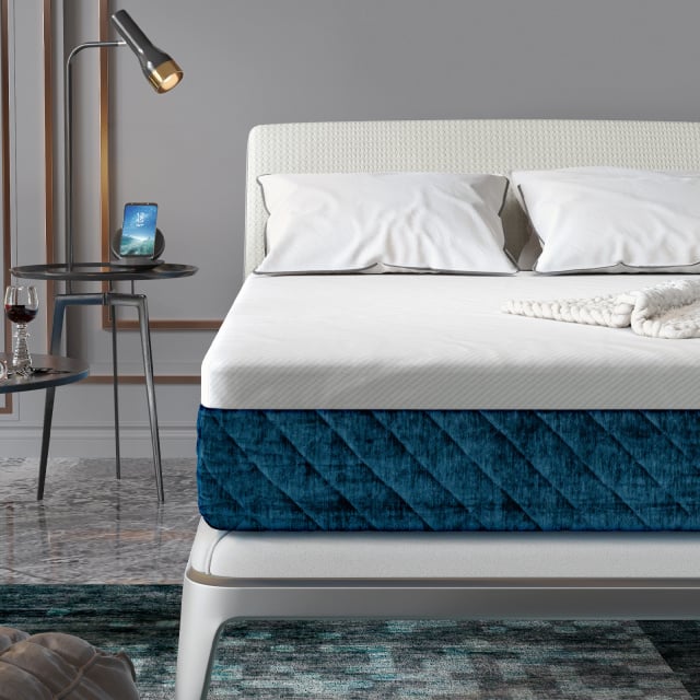 10 Inch Mattress with Jacquard Fabric Cover in a Box-Full Size